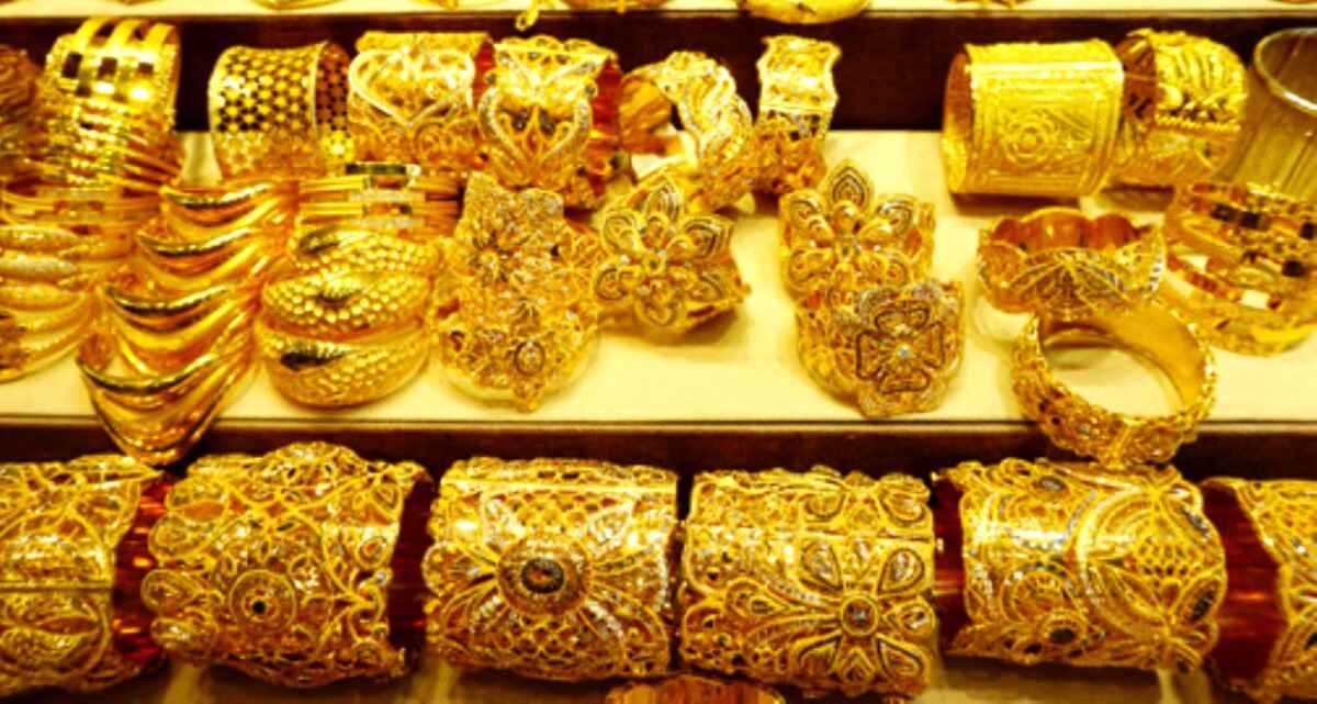 Today Gold Rate: सोना ग्राहको की बल्ले-बल्ले, सोने के रेट आई गिरावट !