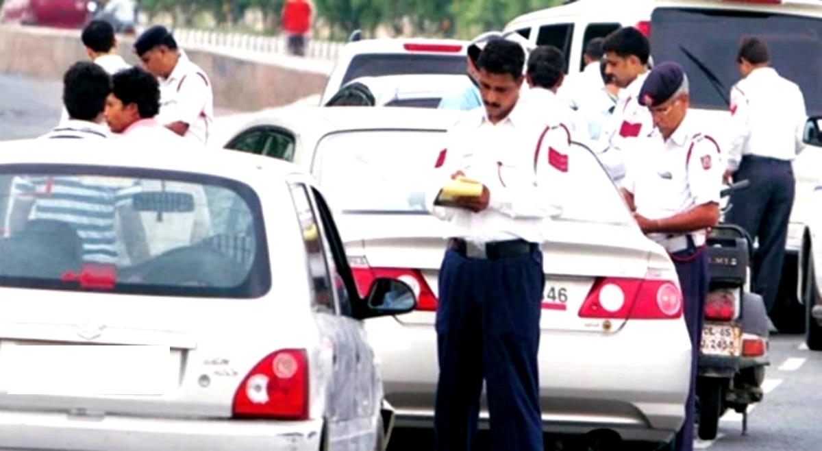 Traffic Rules: नए ट्रैफिक नियमों का पालन नही करेंगे तो भरने पड़ सकते है 5000 रुपये जुर्माना !