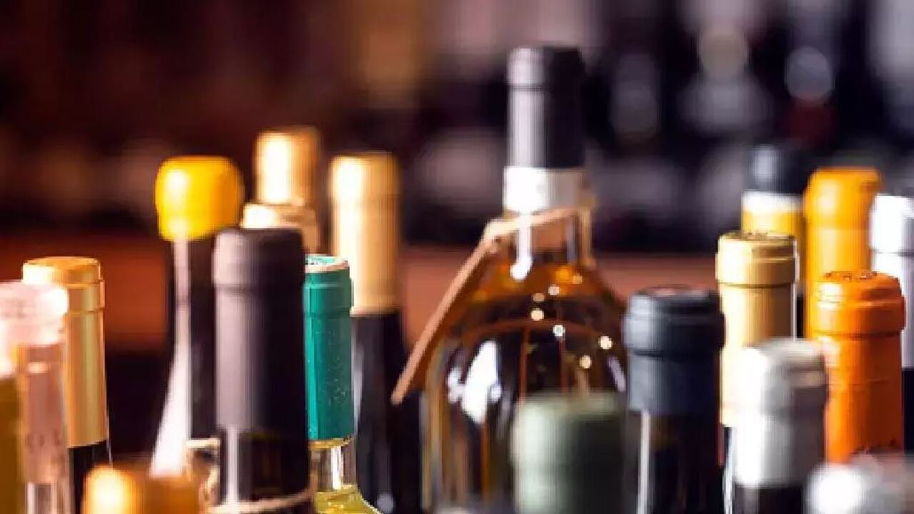 Illicit Liquor : दूध से निकला शराब, दूधवाला आरोपी गिरफ्तार