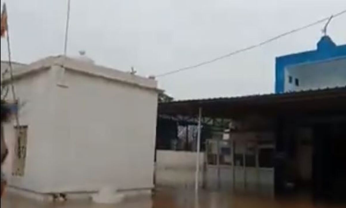 Rain in Sheopur : झमाझम बारिश में अस्पताल समेत डूबा गुप्तेश्वर महादेव मंदिर