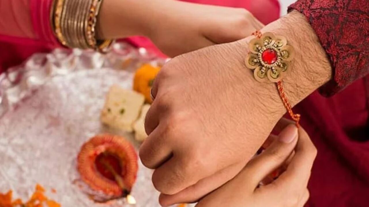 Raksha Bandhan 2024 : जेल में बंद अपने भाइयों की कलाई पर बहनें ऐसे बांध सकेंगी राखी