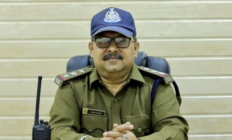 होली की ड्यूटी में तैनात टी आई की हार्ट अटैक से मौत, सीएम मोहन ने जताया दुःख होली की ड्यूटी में तैनात टी आई की हार्ट अटैक से मौत, सीएम मोहन ने जताया दुःख