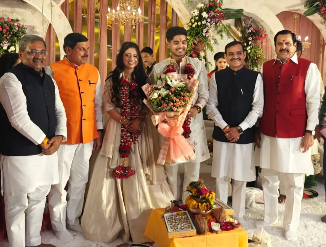 CM मोहन यादव के बेटे अभिमन्यु की सगाई, डॉक्टर इशिता बनीं जीवनसंगिनी