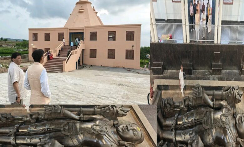 रीवा के गुढ़ में बनकर तैयार हुआ भव्य भैरव बाबा मंदिर, उपमुख्यमंत्री राजेंद्र शुक्ला ने लिया निर्माण कार्य का जायजा रीवा के गुढ़ में बनकर तैयार हुआ भव्य भैरव बाबा मंदिर, उपमुख्यमंत्री राजेंद्र शुक्ला ने लिया निर्माण कार्य का जायजा