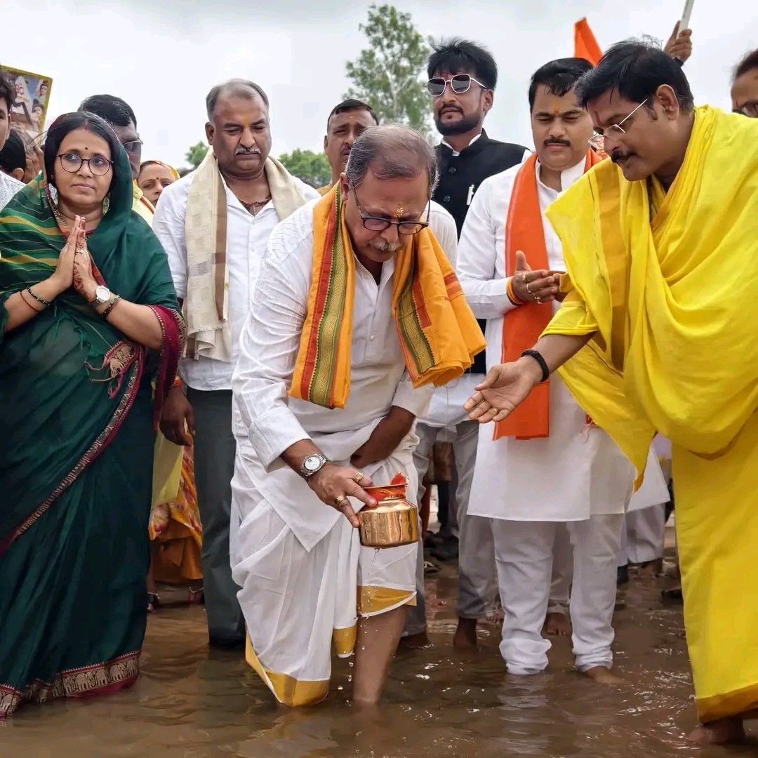 श्रावण में शिवभक्ति की भव्य शुरुआत: सोनभद्र से बढ़ोरा नाथ तक निकली अभिषेक यात्रा